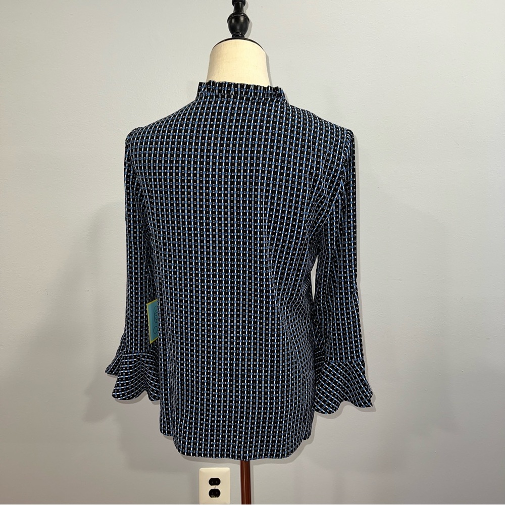 CeCe Garden Geometric Print Blouse In Cerulean Dusk - New With Tag - Reemoly - Picture 10 of 13
